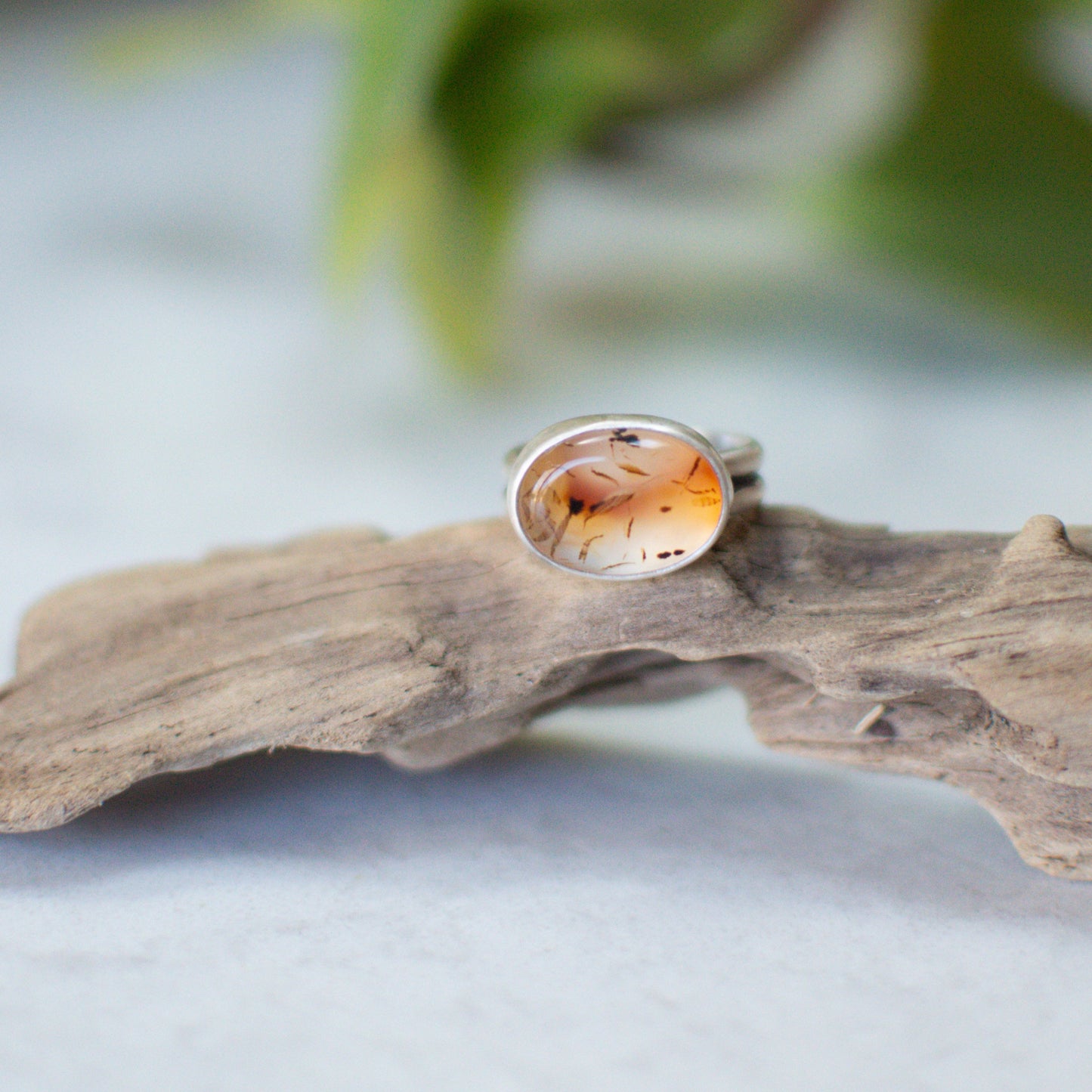 Oval Montana Agate Ring (Sz 8)