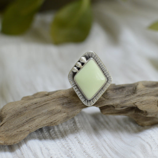 Lemon Chrysoprase Ring (Size 8)