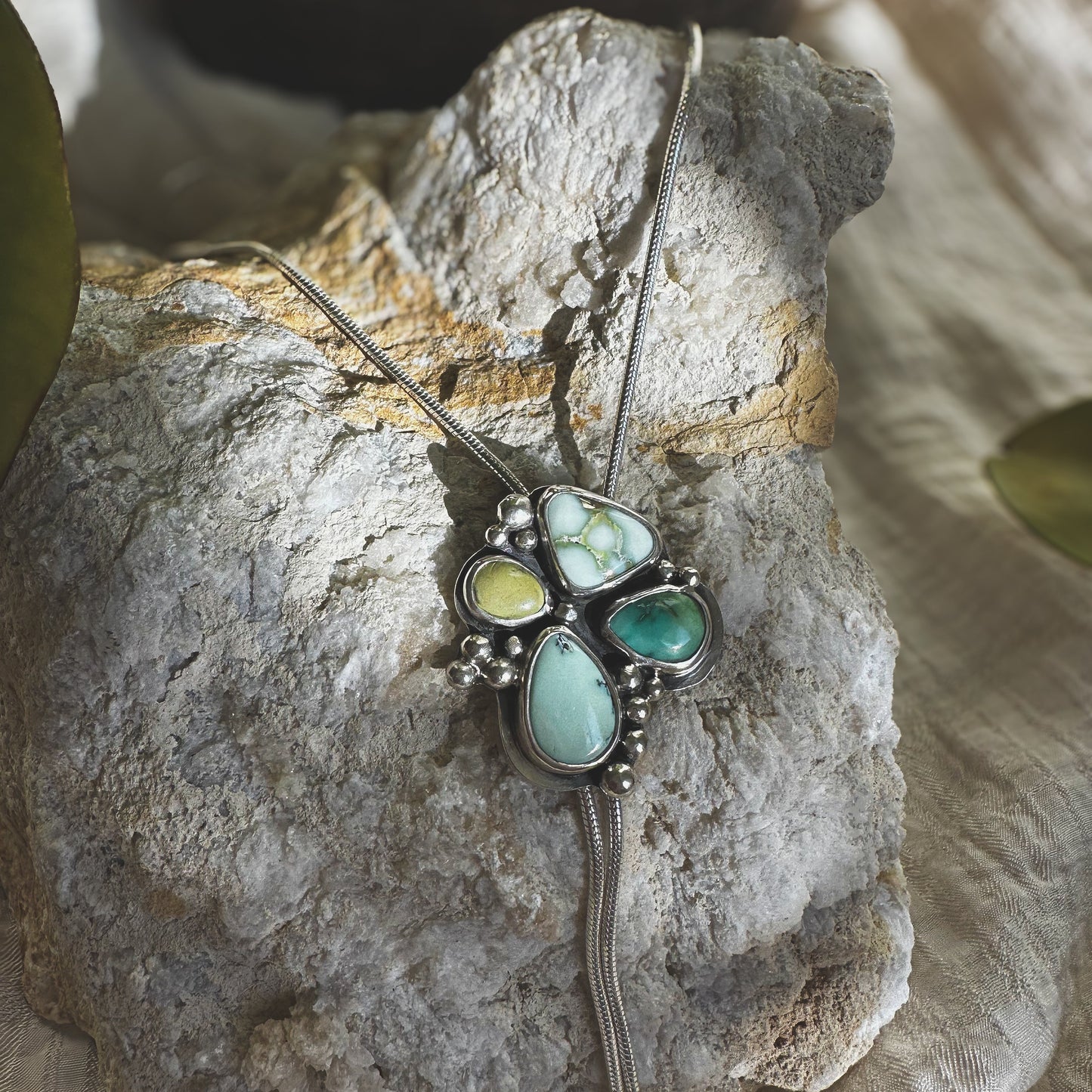 Mixed Turquoise Bloom Bolo